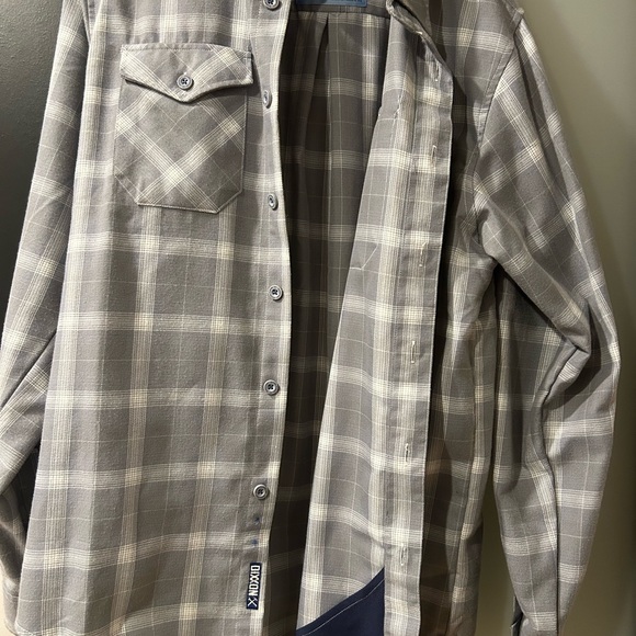 Dixxon flannel avalanche size medium. Only worn a few times - Picture 3 of 4